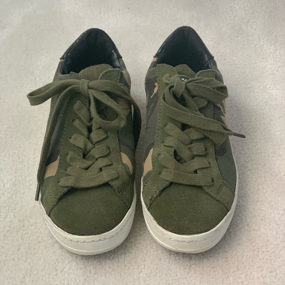 Steve Madden, Blast Sneaker, leather + Fabric, size 6